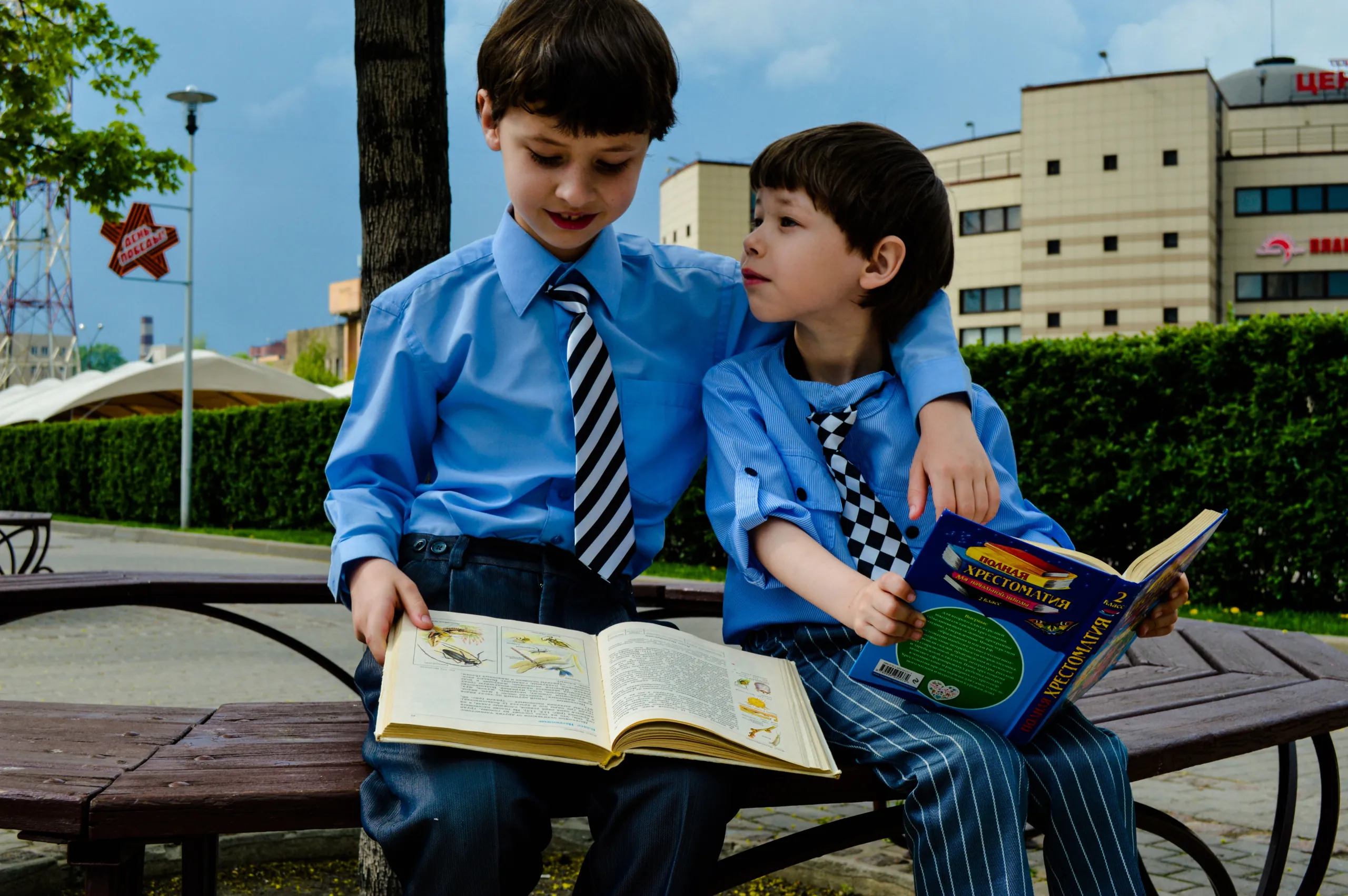 https://www.pexels.com/photo/kids-reading-books-2363289/